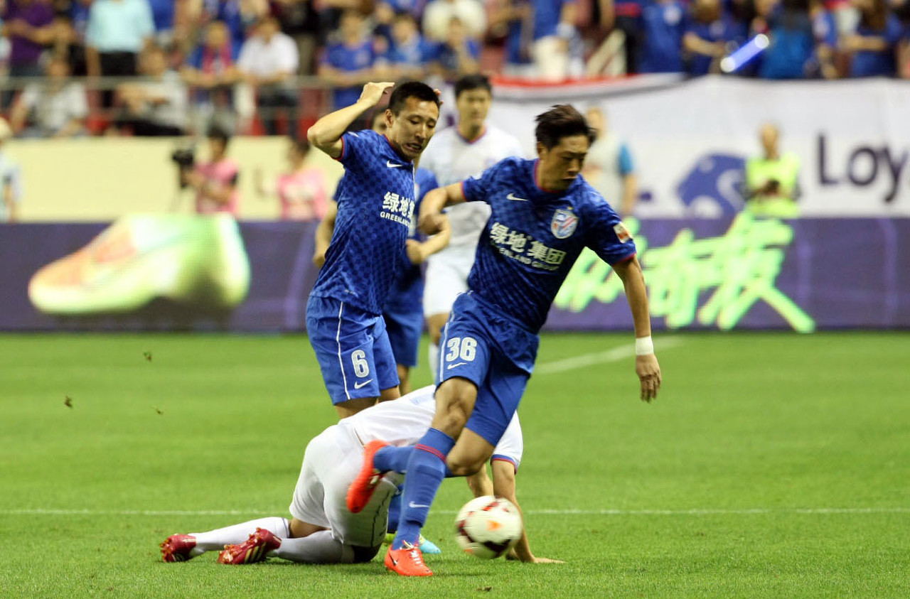 关于社区盾倒计时;上海申花集结日再遭质疑;细节引发关注;更衣室稳定;控场能力受关注的信息 关于社区盾倒计时;上海申花集结日再遭质疑;细节引发关注;更衣室稳定;控场能力受关注的信息